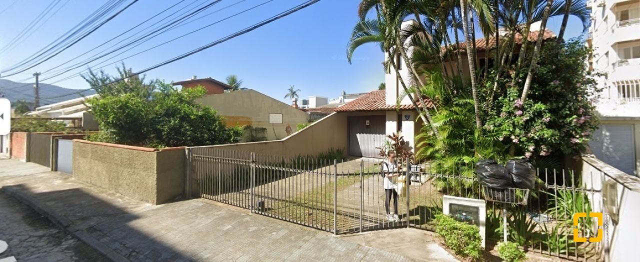 Terreno com 835m², no bairro Trindade em Florianópolis