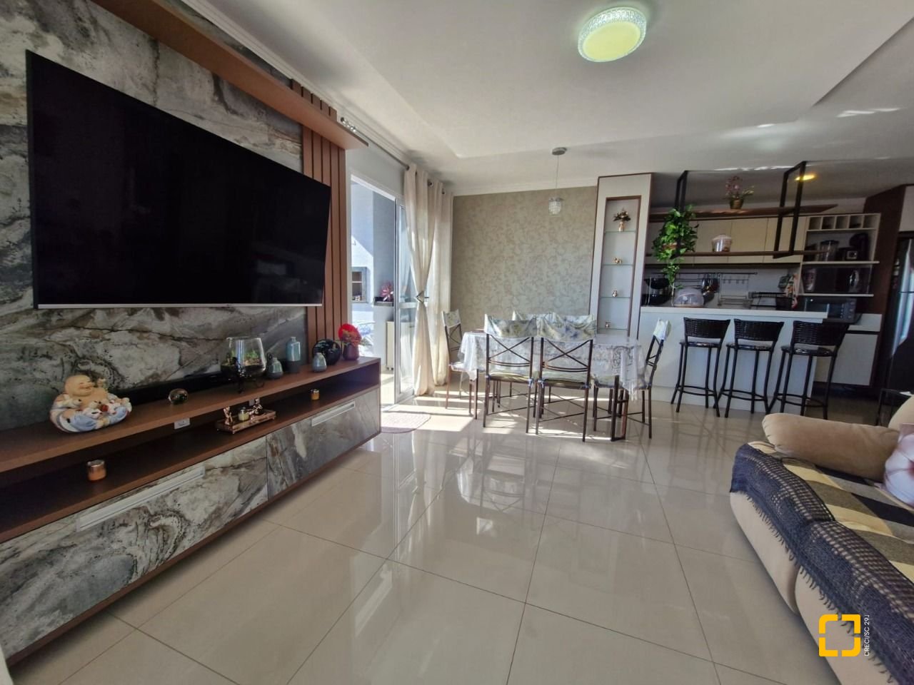 Cobertura com 130m², 4 quartos (sendo 1 suíte), 2 garagens, no bairro Ingleses em Florianópolis