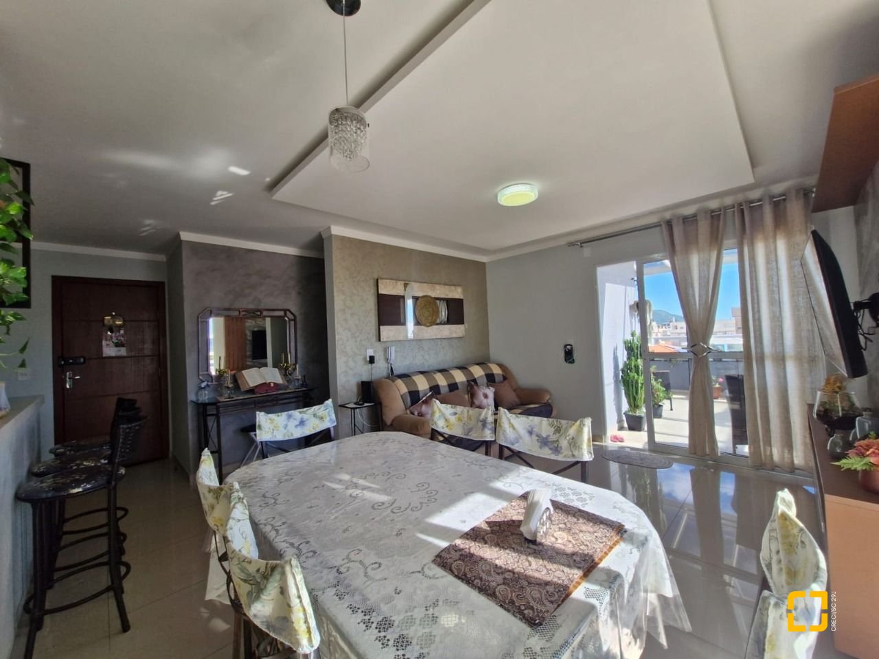 Cobertura com 130m², 4 quartos (sendo 1 suíte), 2 garagens, no bairro Ingleses em Florianópolis