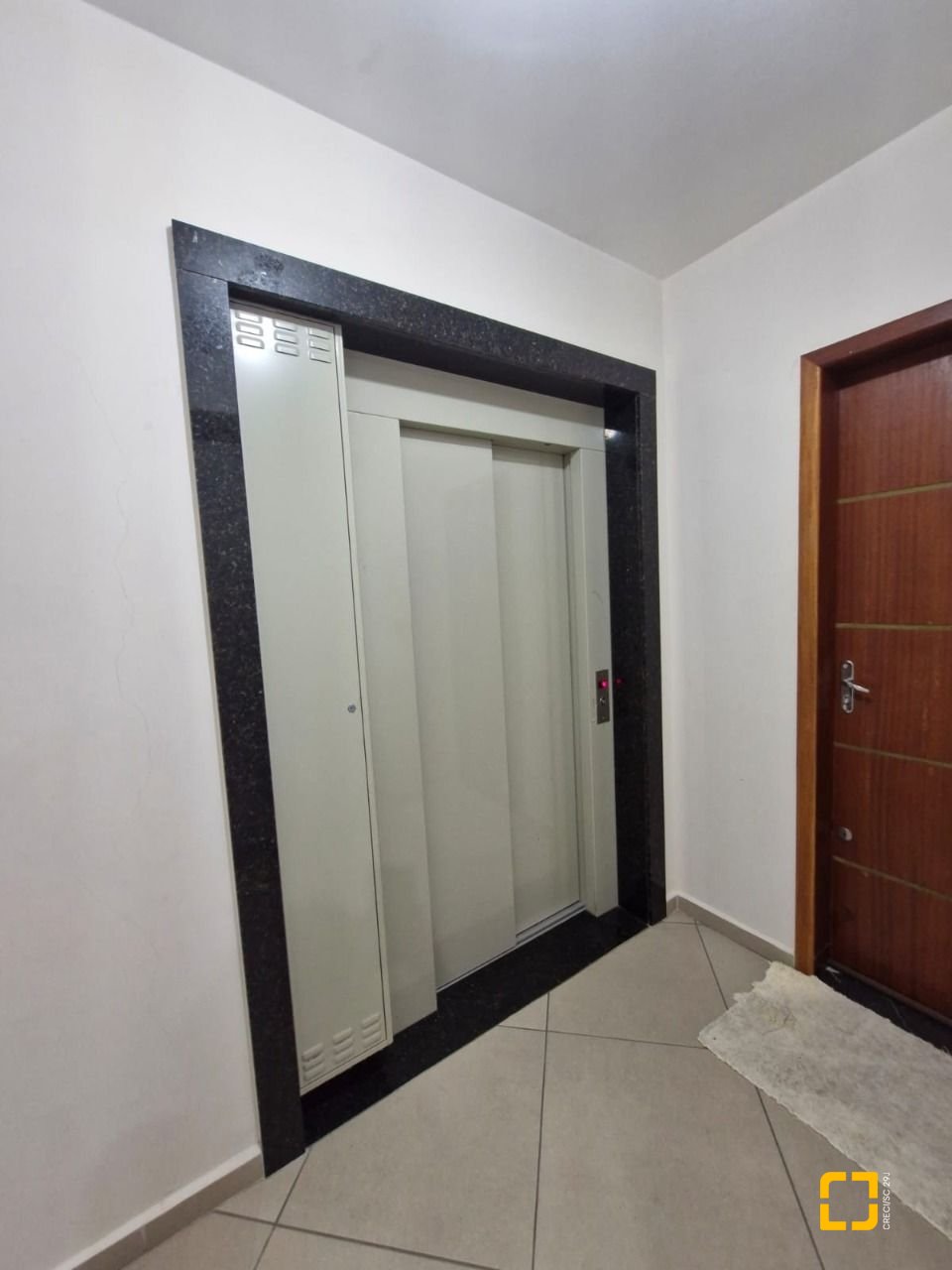 Cobertura com 130m², 4 quartos (sendo 1 suíte), 2 garagens, no bairro Ingleses em Florianópolis