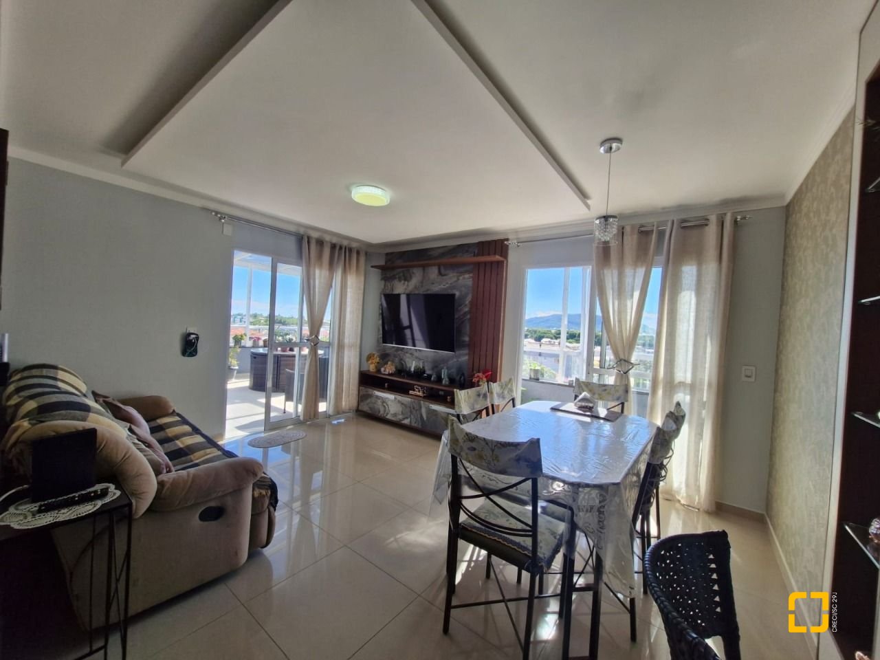 Cobertura com 130m², 4 quartos (sendo 1 suíte), 2 garagens, no bairro Ingleses em Florianópolis