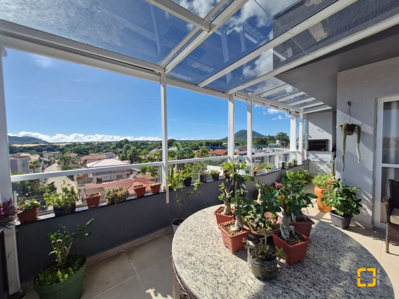 Cobertura com 130m², 4 quartos (sendo 1 suíte), 2 garagens, no bairro Ingleses em Florianópolis