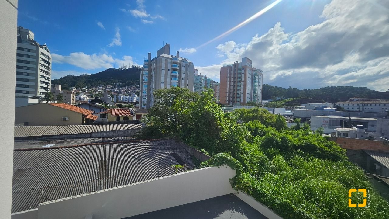 Apartamento com 53m², 1 quarto, 1 garagem, no bairro Trindade em Florianópolis