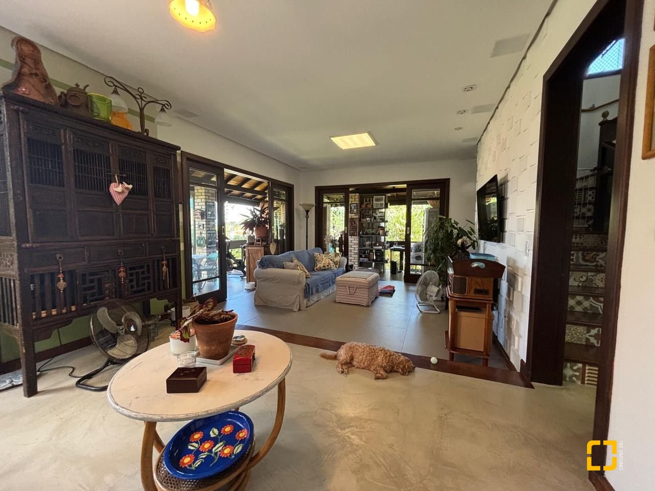 Casa com 228m², 4 quartos (sendo 1 suíte), 2 garagens, no bairro Sambaqui em Florianópolis