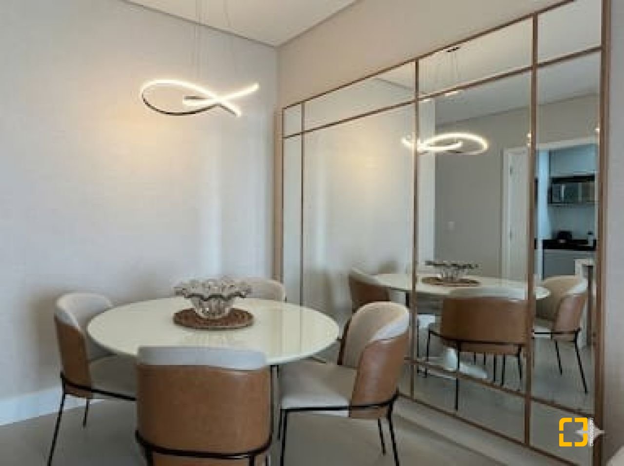 Apartamento com 75m², 3 quartos (sendo 1 suíte), 1 garagem, no bairro Córrego Grande em Florianópolis