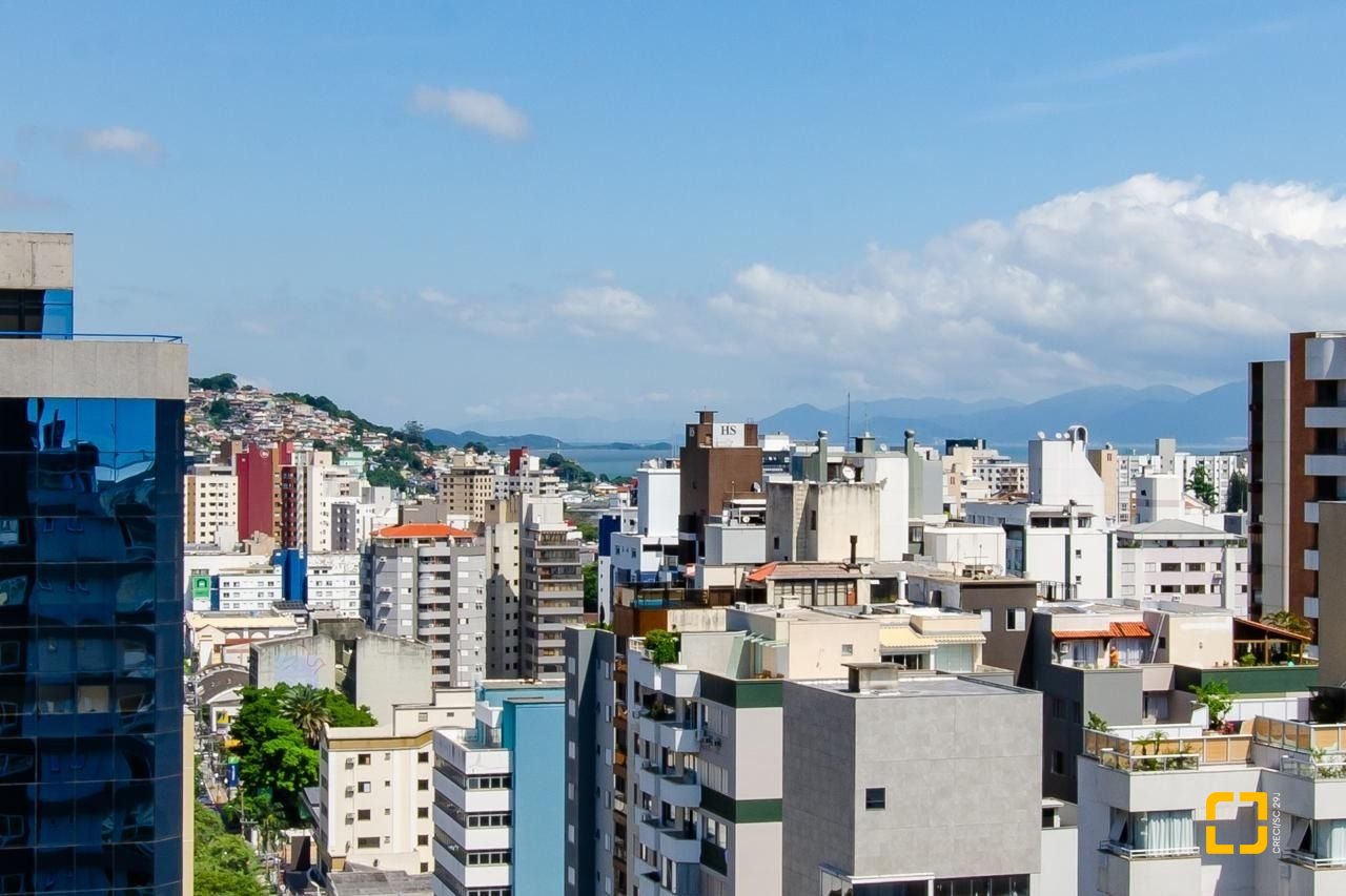 Apartamento com 46m², 1 quarto, 1 garagem, no bairro Centro em Florianópolis