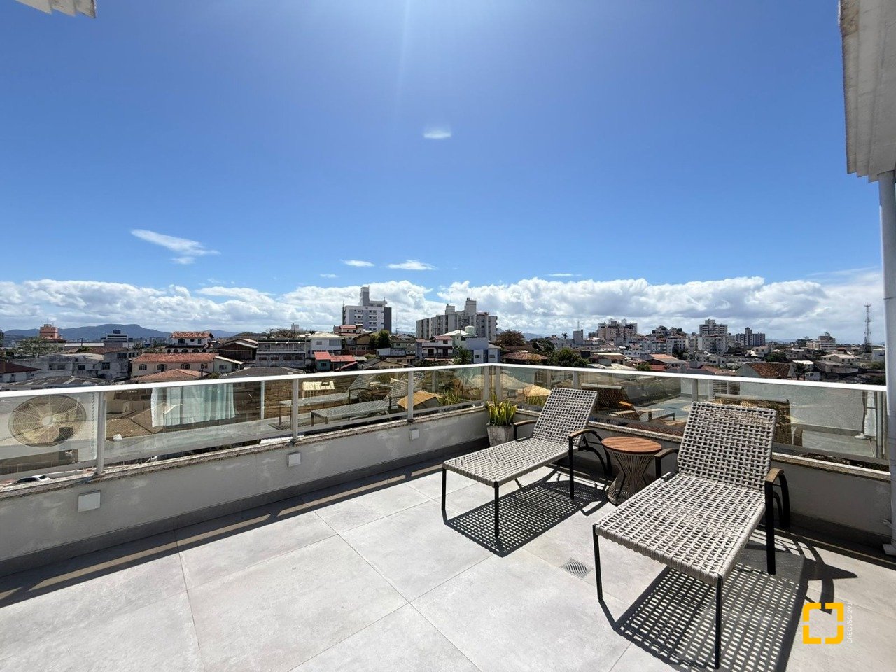 Cobertura com 152m², 5 quartos (sendo 2 suítes), 3 garagens, no bairro Estreito em Florianópolis