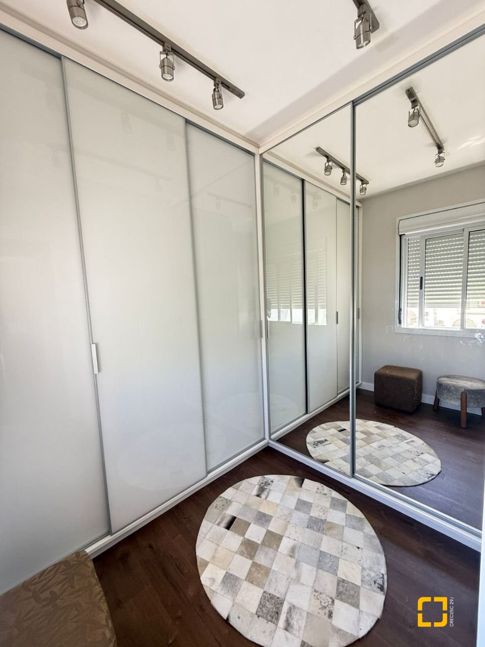 Cobertura com 152m², 5 quartos (sendo 2 suítes), 3 garagens, no bairro Estreito em Florianópolis