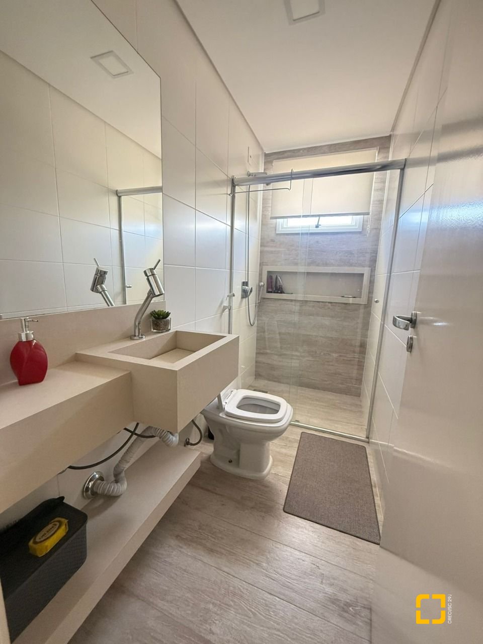 Cobertura com 152m², 5 quartos (sendo 2 suítes), 3 garagens, no bairro Estreito em Florianópolis
