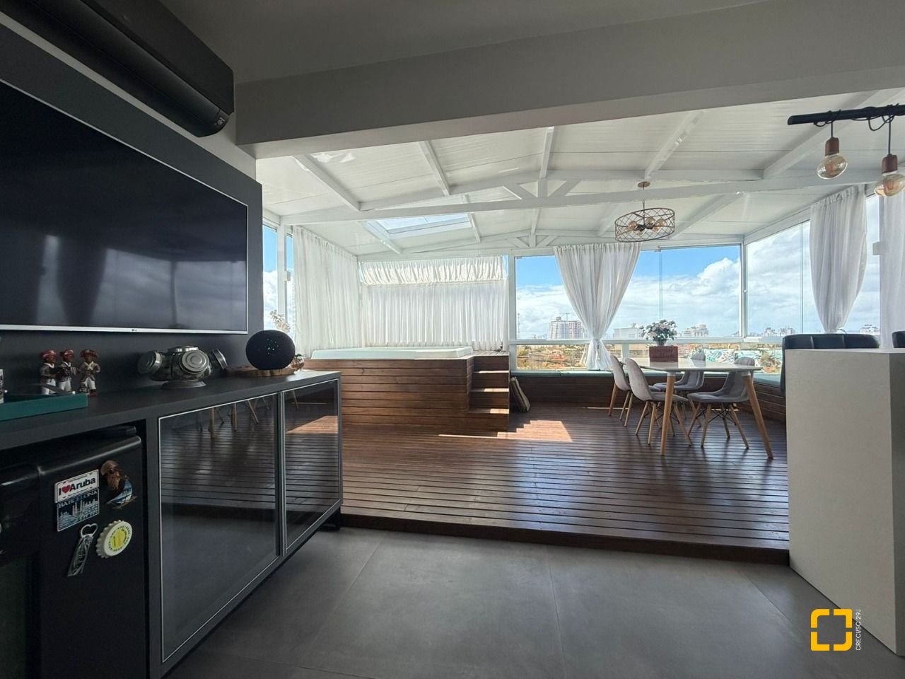 Cobertura com 152m², 5 quartos (sendo 2 suítes), 3 garagens, no bairro Estreito em Florianópolis