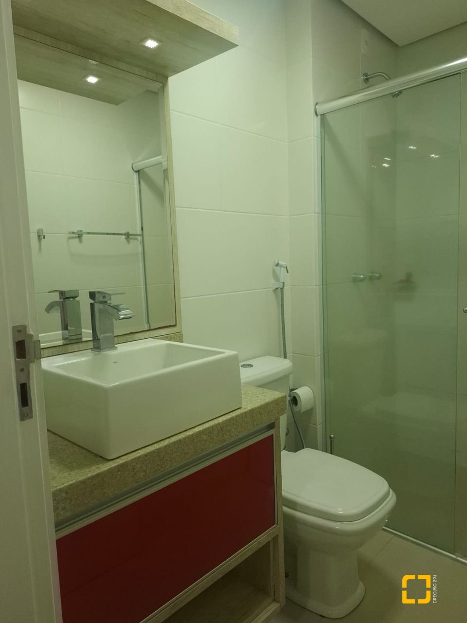 Apartamento com 65m², 3 quartos (sendo 1 suíte), 1 garagem, no bairro Estreito em Florianópolis