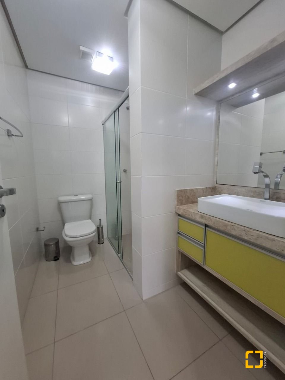 Apartamento com 65m², 3 quartos (sendo 1 suíte), 1 garagem, no bairro Estreito em Florianópolis