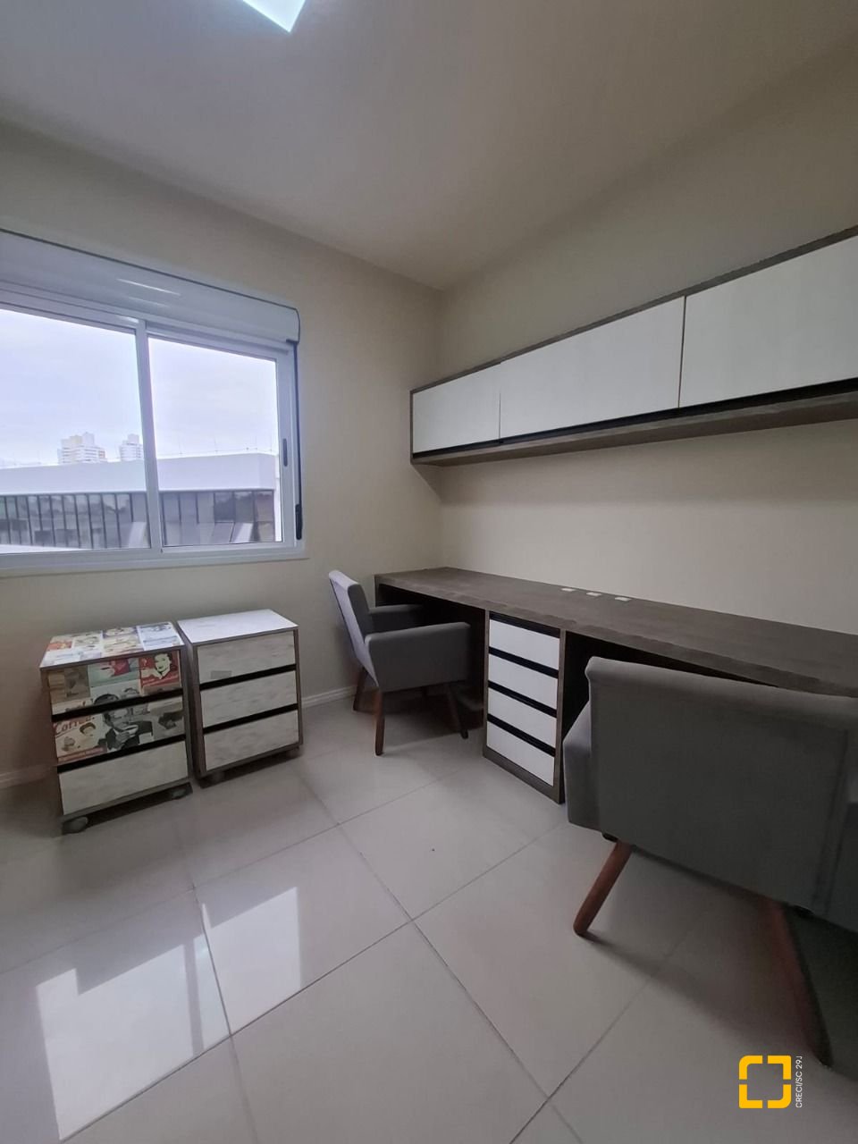 Apartamento com 65m², 3 quartos (sendo 1 suíte), 1 garagem, no bairro Estreito em Florianópolis