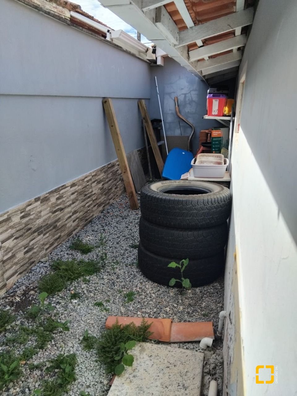 Casa com 130m², 4 quartos (sendo 1 suíte), 2 garagens, no bairro Rio Vermelho em Florianópolis