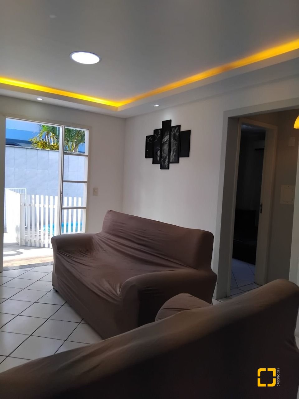 Casa com 130m², 4 quartos (sendo 1 suíte), 2 garagens, no bairro Rio Vermelho em Florianópolis