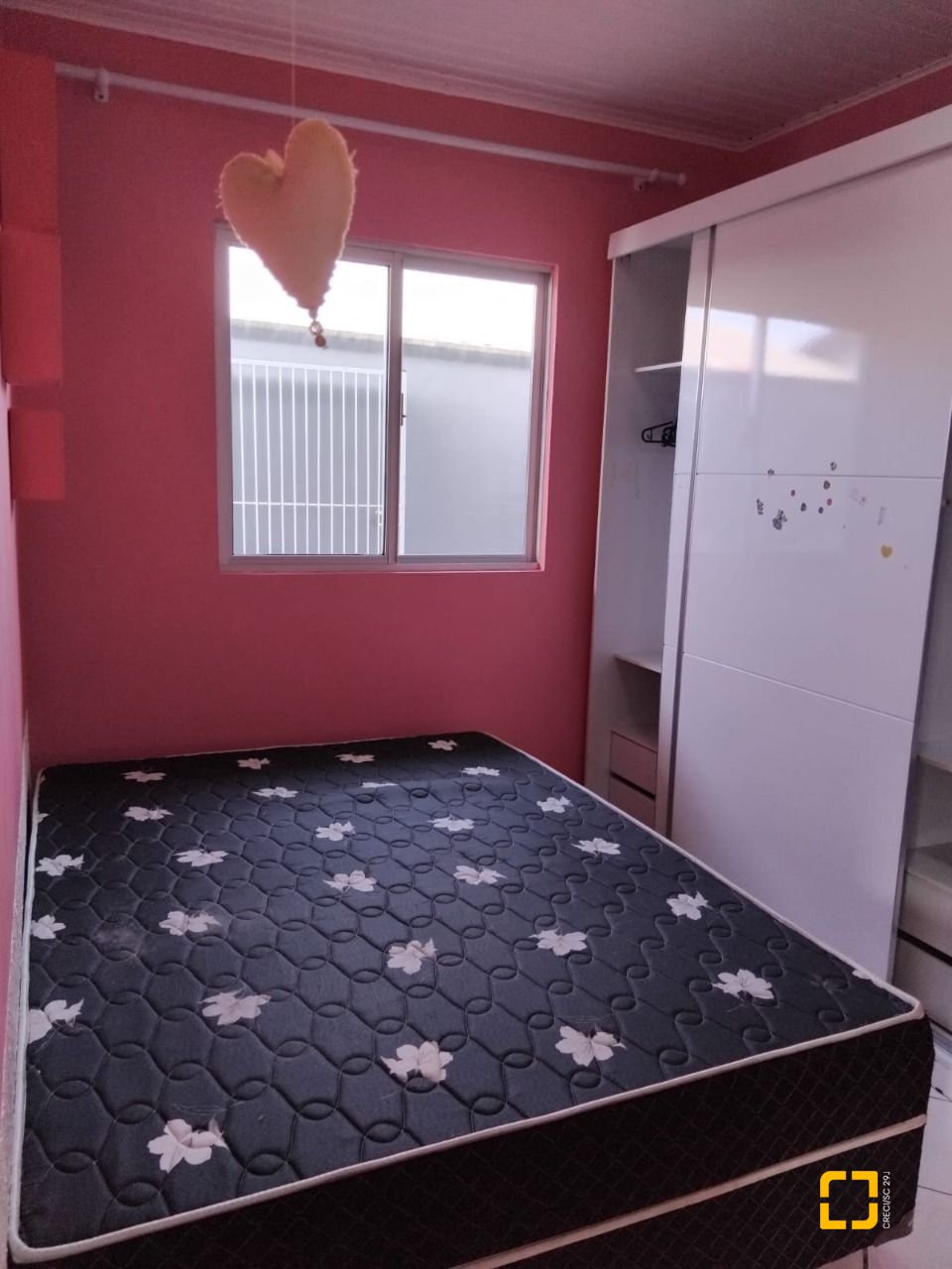 Casa com 130m², 4 quartos (sendo 1 suíte), 2 garagens, no bairro Rio Vermelho em Florianópolis