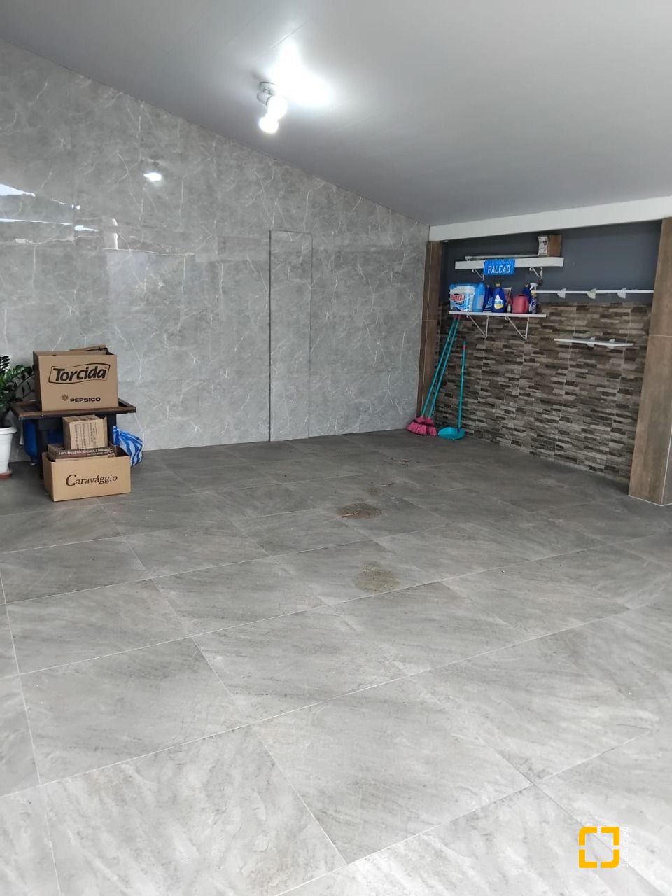 Casa com 130m², 4 quartos (sendo 1 suíte), 2 garagens, no bairro Rio Vermelho em Florianópolis