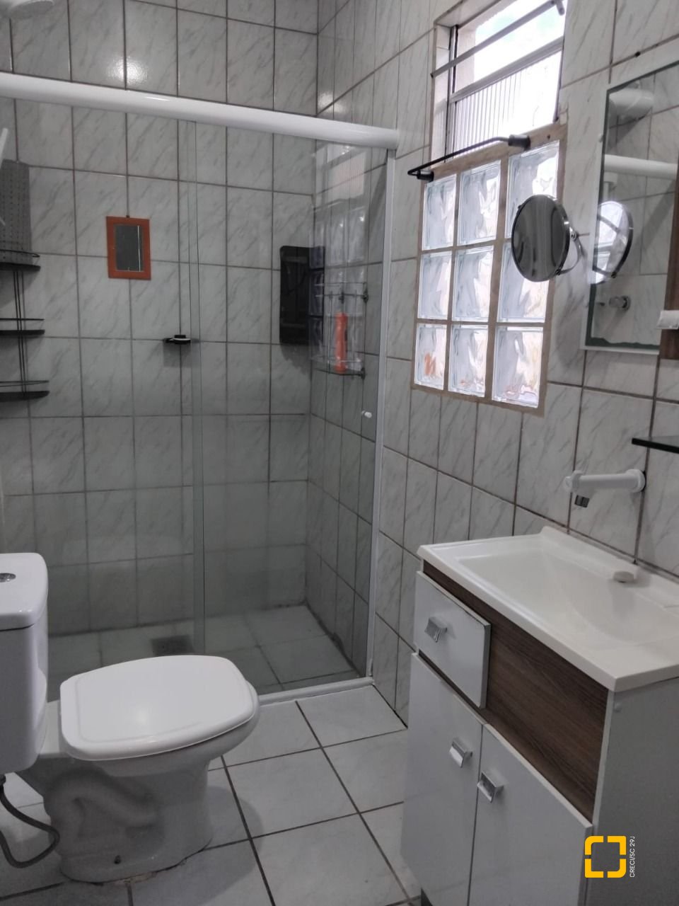 Casa com 130m², 4 quartos (sendo 1 suíte), 2 garagens, no bairro Rio Vermelho em Florianópolis
