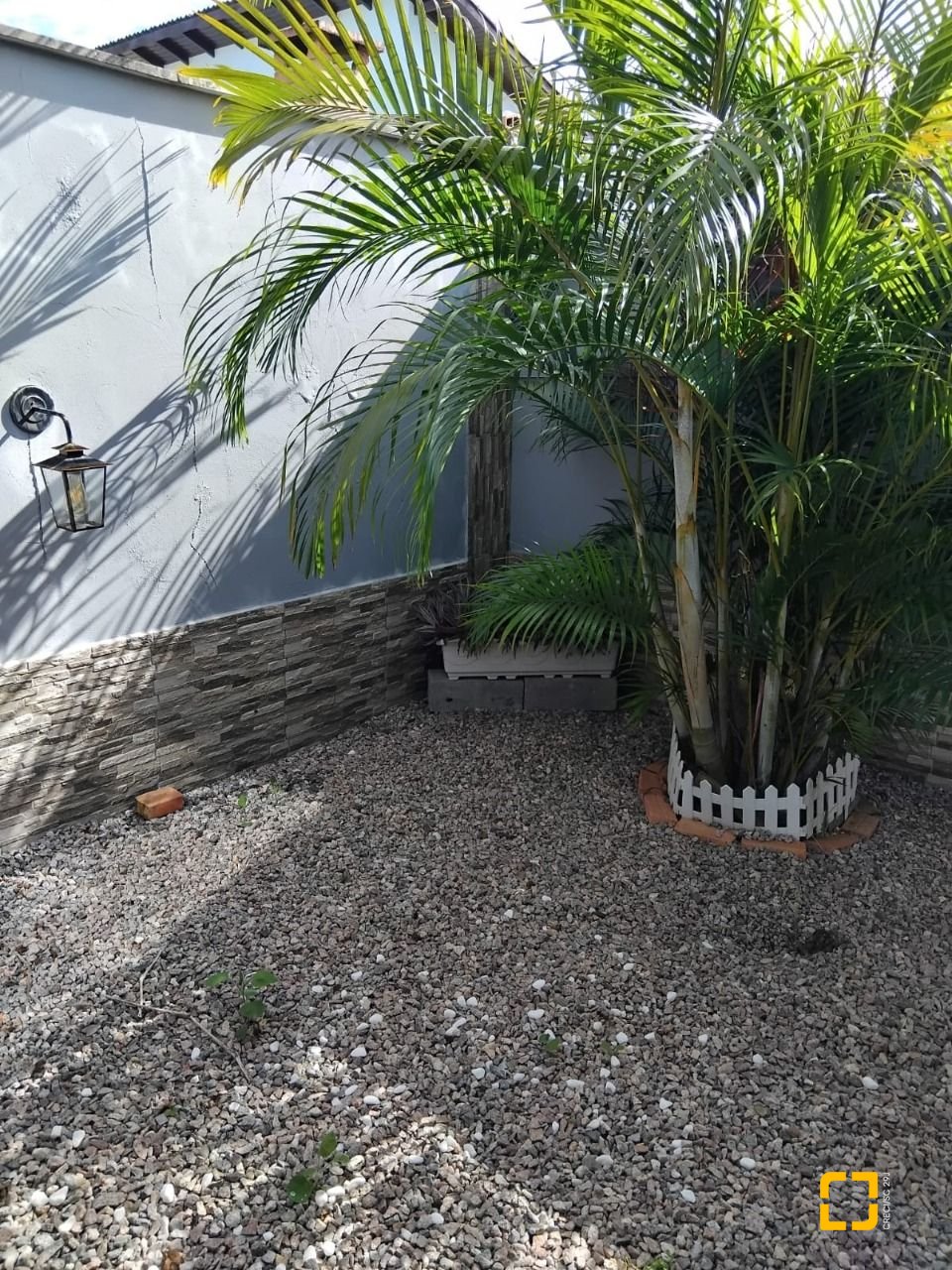 Casa com 130m², 4 quartos (sendo 1 suíte), 2 garagens, no bairro Rio Vermelho em Florianópolis