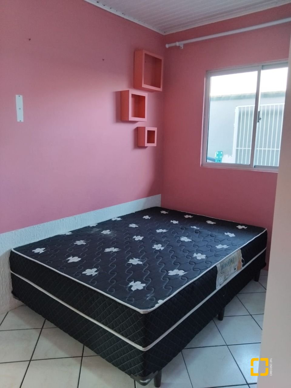 Casa com 130m², 4 quartos (sendo 1 suíte), 2 garagens, no bairro Rio Vermelho em Florianópolis