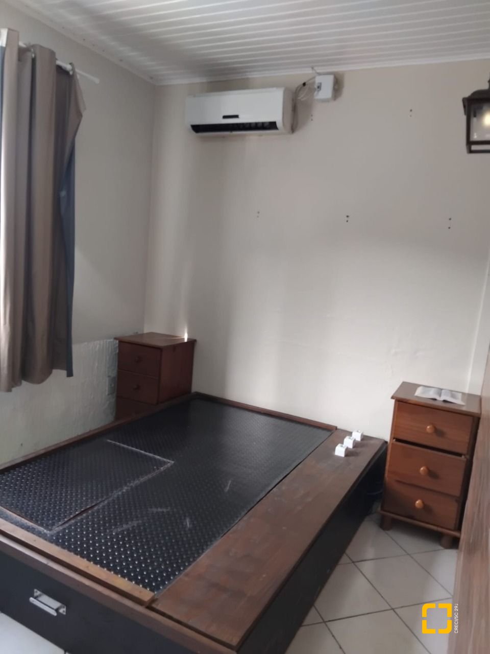 Casa com 130m², 4 quartos (sendo 1 suíte), 2 garagens, no bairro Rio Vermelho em Florianópolis