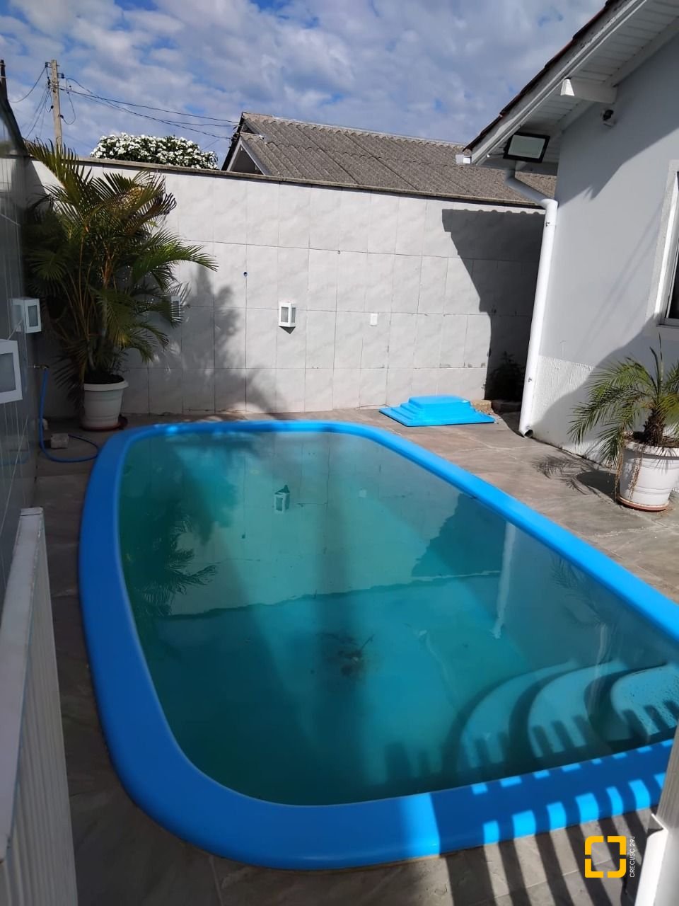 Casa com 130m², 4 quartos (sendo 1 suíte), 2 garagens, no bairro Rio Vermelho em Florianópolis