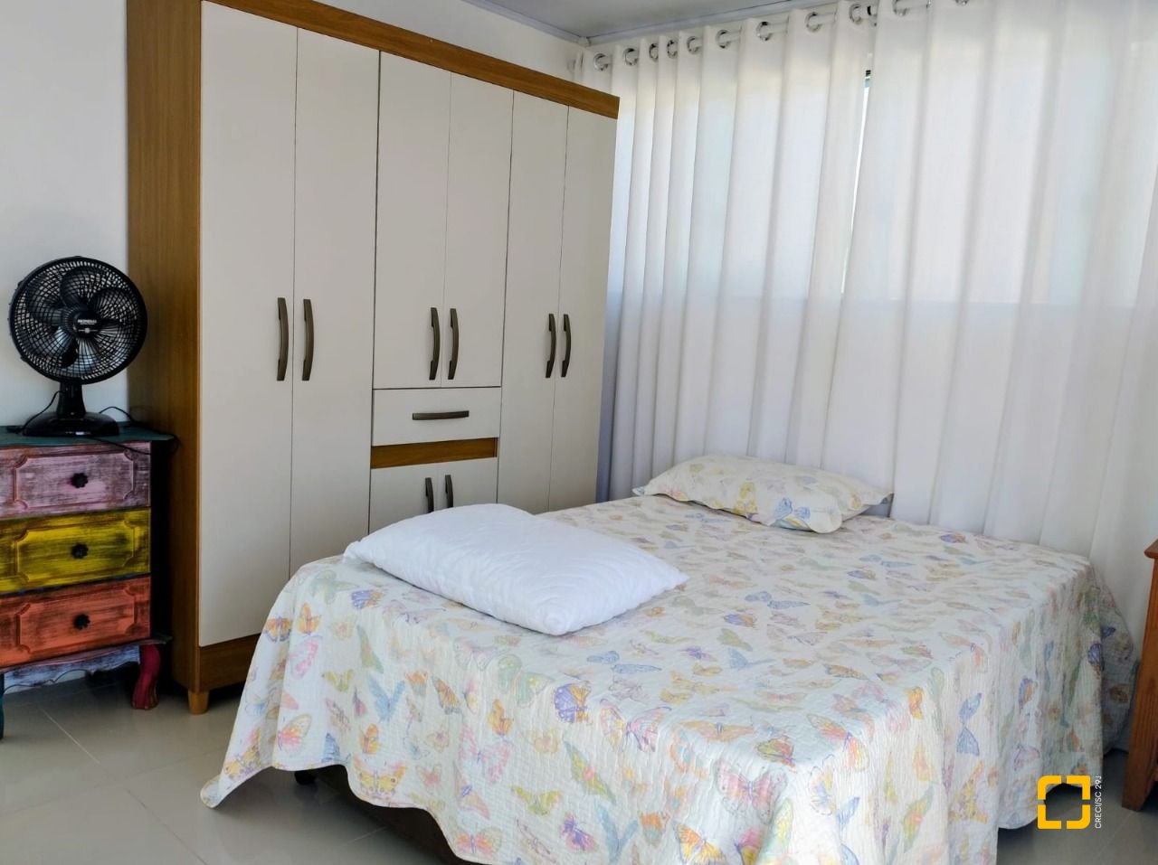 Casa com 330m², 8 quartos (sendo 3 suítes), 2 garagens, no bairro Santinho em Florianópolis