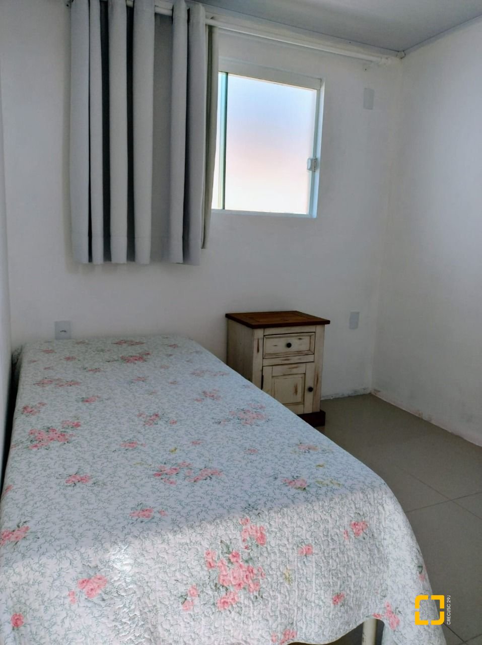 Casa com 330m², 8 quartos (sendo 3 suítes), 2 garagens, no bairro Santinho em Florianópolis