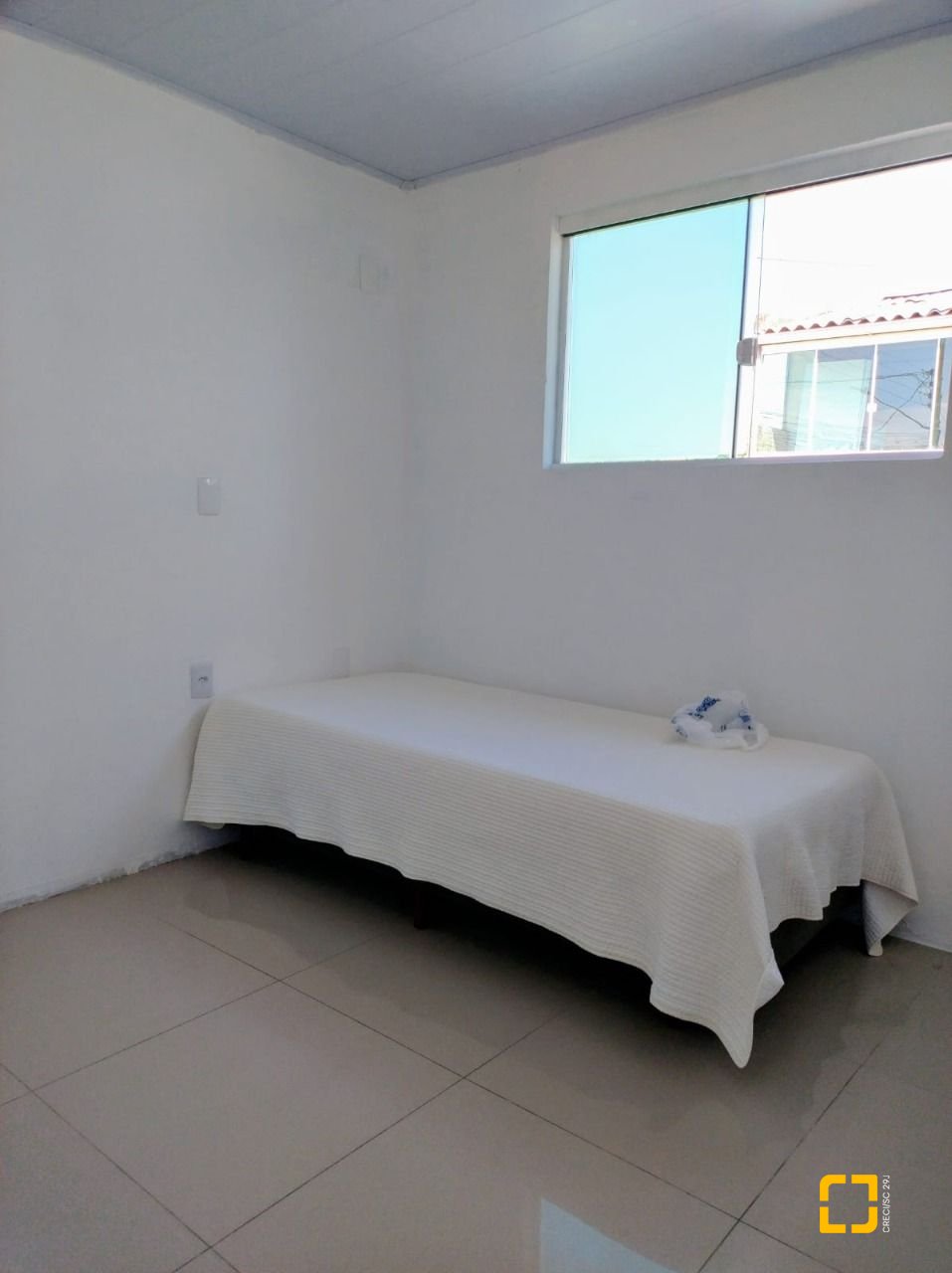 Casa com 330m², 8 quartos (sendo 3 suítes), 2 garagens, no bairro Santinho em Florianópolis