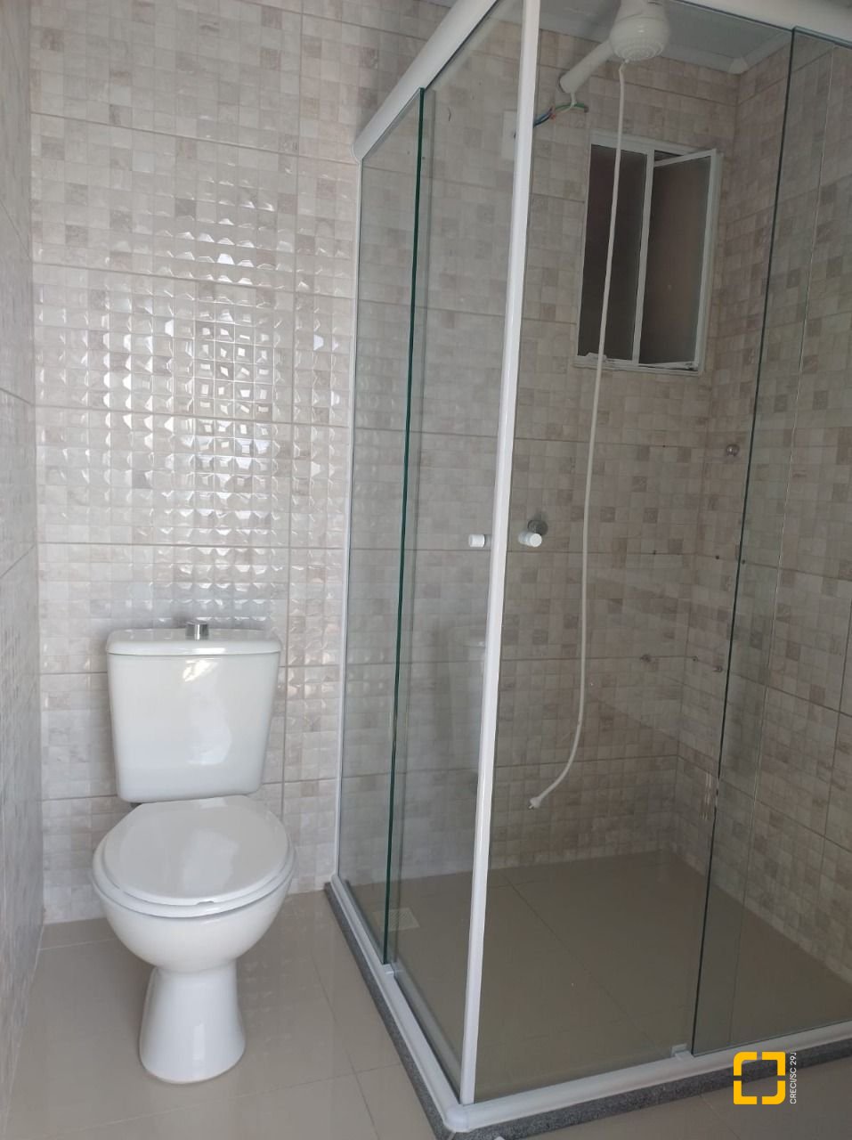 Casa com 330m², 8 quartos (sendo 3 suítes), 2 garagens, no bairro Santinho em Florianópolis