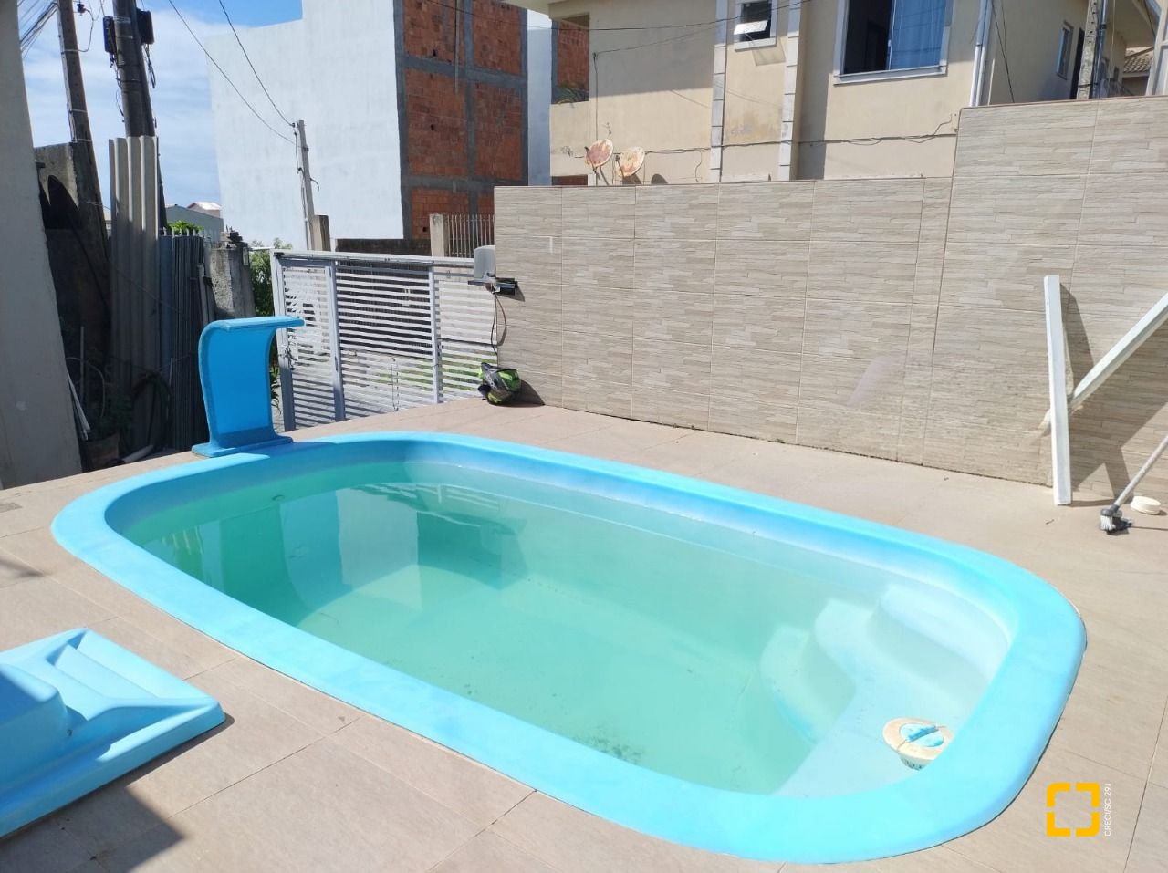 Casa com 330m², 8 quartos (sendo 3 suítes), 2 garagens, no bairro Santinho em Florianópolis