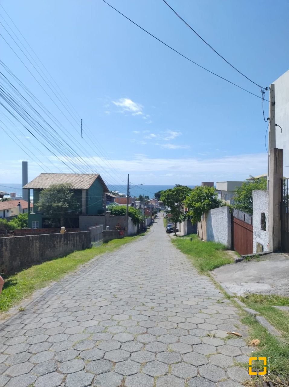 Casa com 330m², 8 quartos (sendo 3 suítes), 2 garagens, no bairro Santinho em Florianópolis