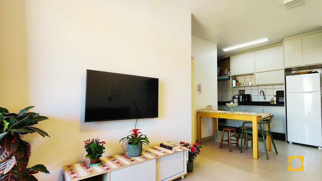 Apartamento com 74m², 2 quartos, 1 garagem, no bairro Barra da Lagoa em Florianópolis