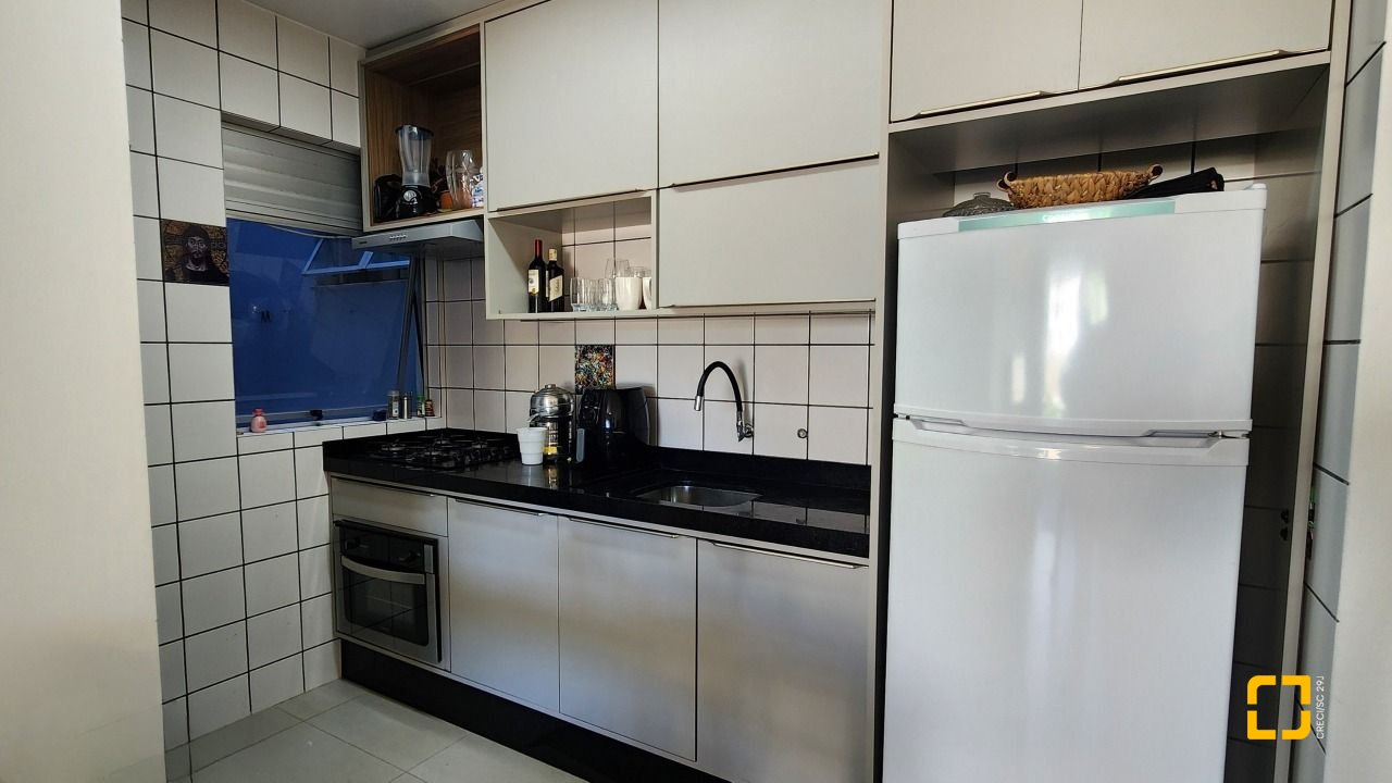 Apartamento com 74m², 2 quartos, 1 garagem, no bairro Barra da Lagoa em Florianópolis