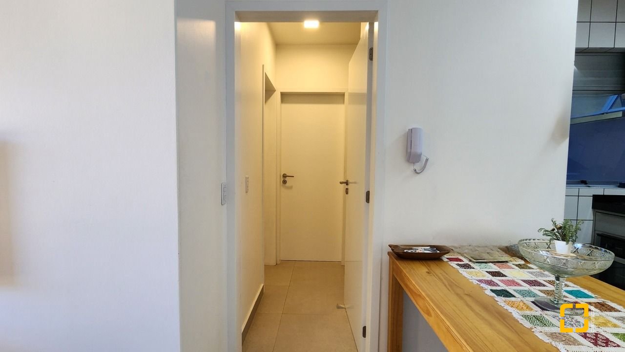 Apartamento com 74m², 2 quartos, 1 garagem, no bairro Barra da Lagoa em Florianópolis