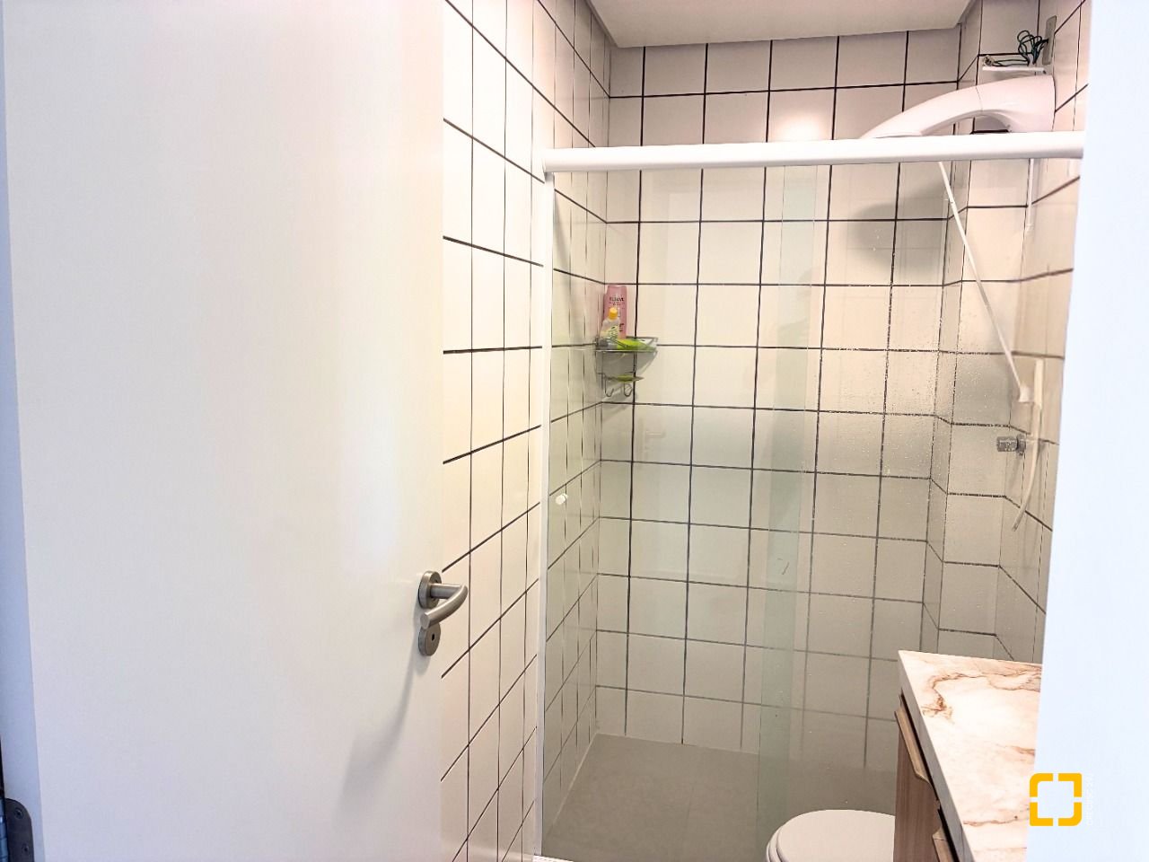 Apartamento com 74m², 2 quartos, 1 garagem, no bairro Barra da Lagoa em Florianópolis