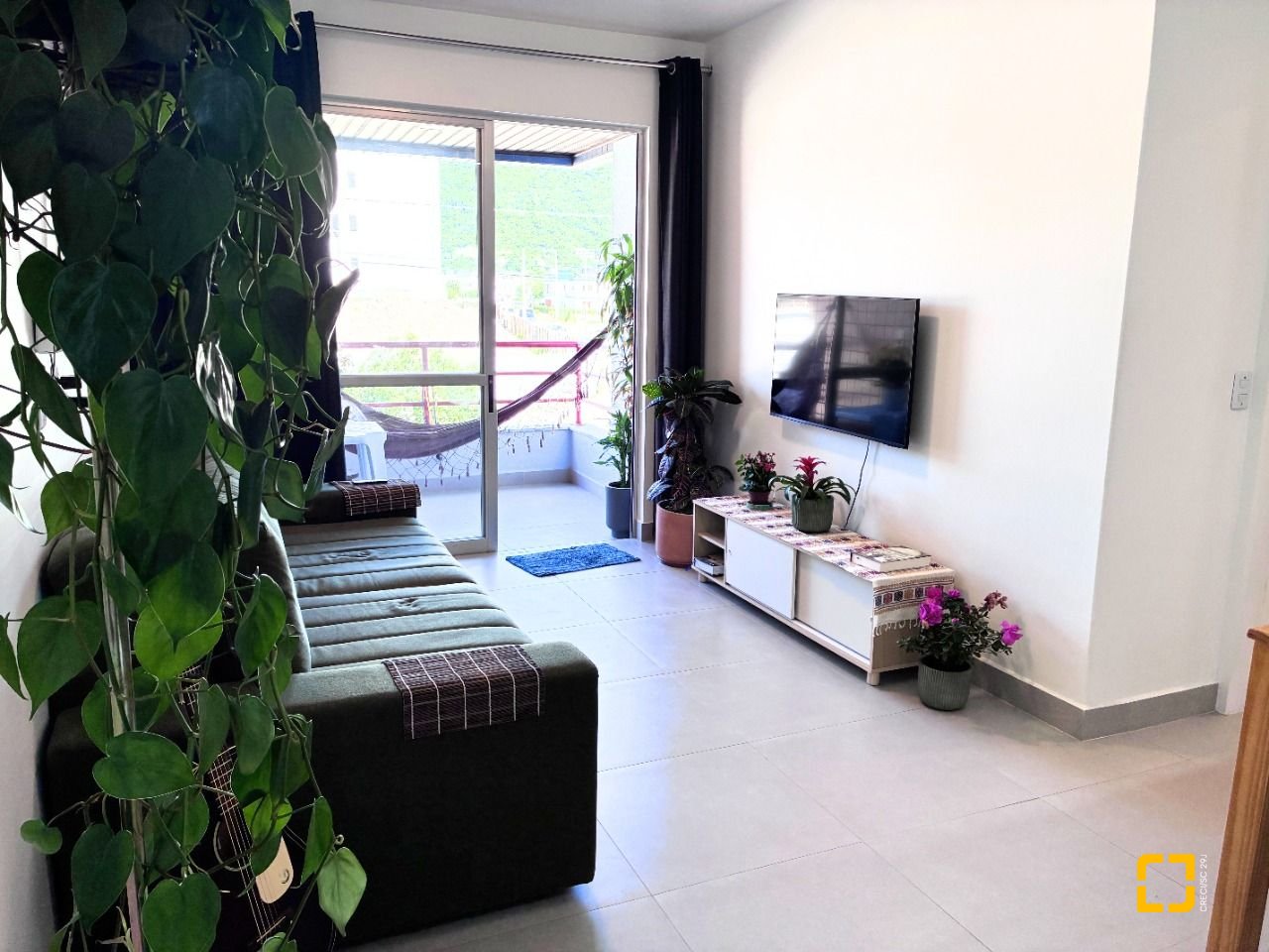 Apartamento com 74m², 2 quartos, 1 garagem, no bairro Barra da Lagoa em Florianópolis