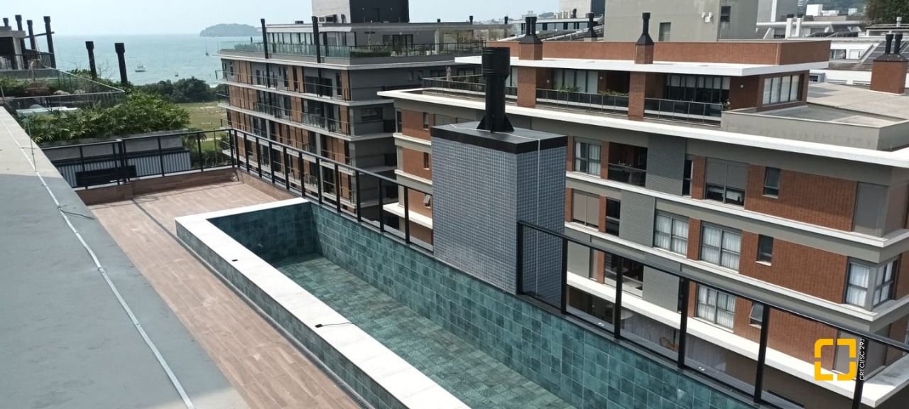 Apartamento com 123m², 6 quartos (sendo 3 suítes), 2 garagens, no bairro Jurerê em Florianópolis