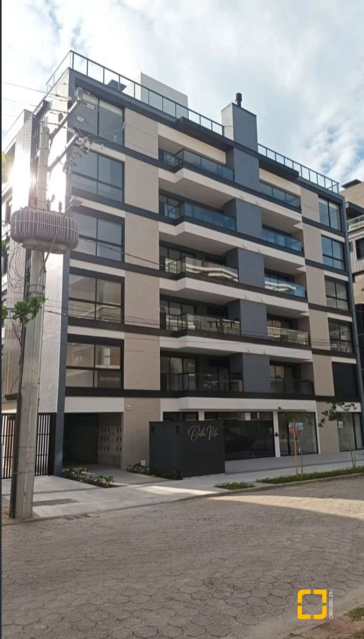 Apartamento com 123m², 6 quartos (sendo 3 suítes), 2 garagens, no bairro Jurerê em Florianópolis