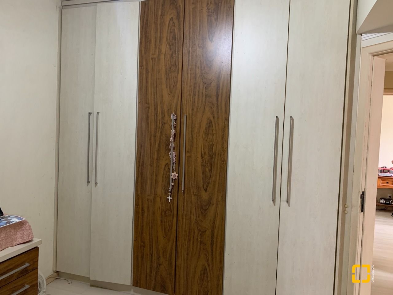 Apartamento com 81m², 4 quartos (sendo 1 suíte), 1 garagem, no bairro Centro em Florianópolis