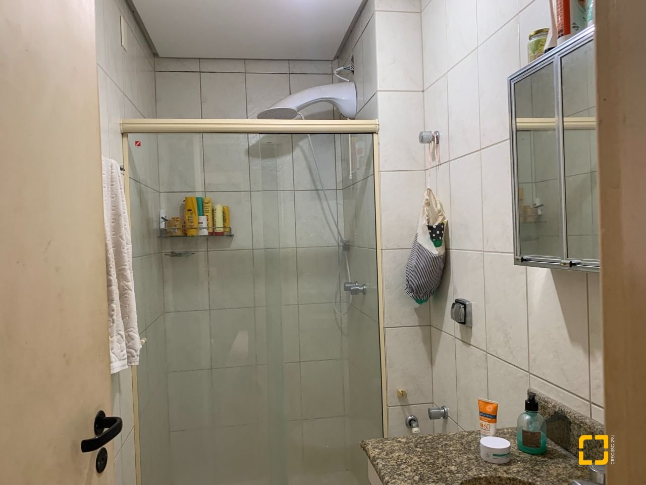 Apartamento com 81m², 4 quartos (sendo 1 suíte), 1 garagem, no bairro Centro em Florianópolis