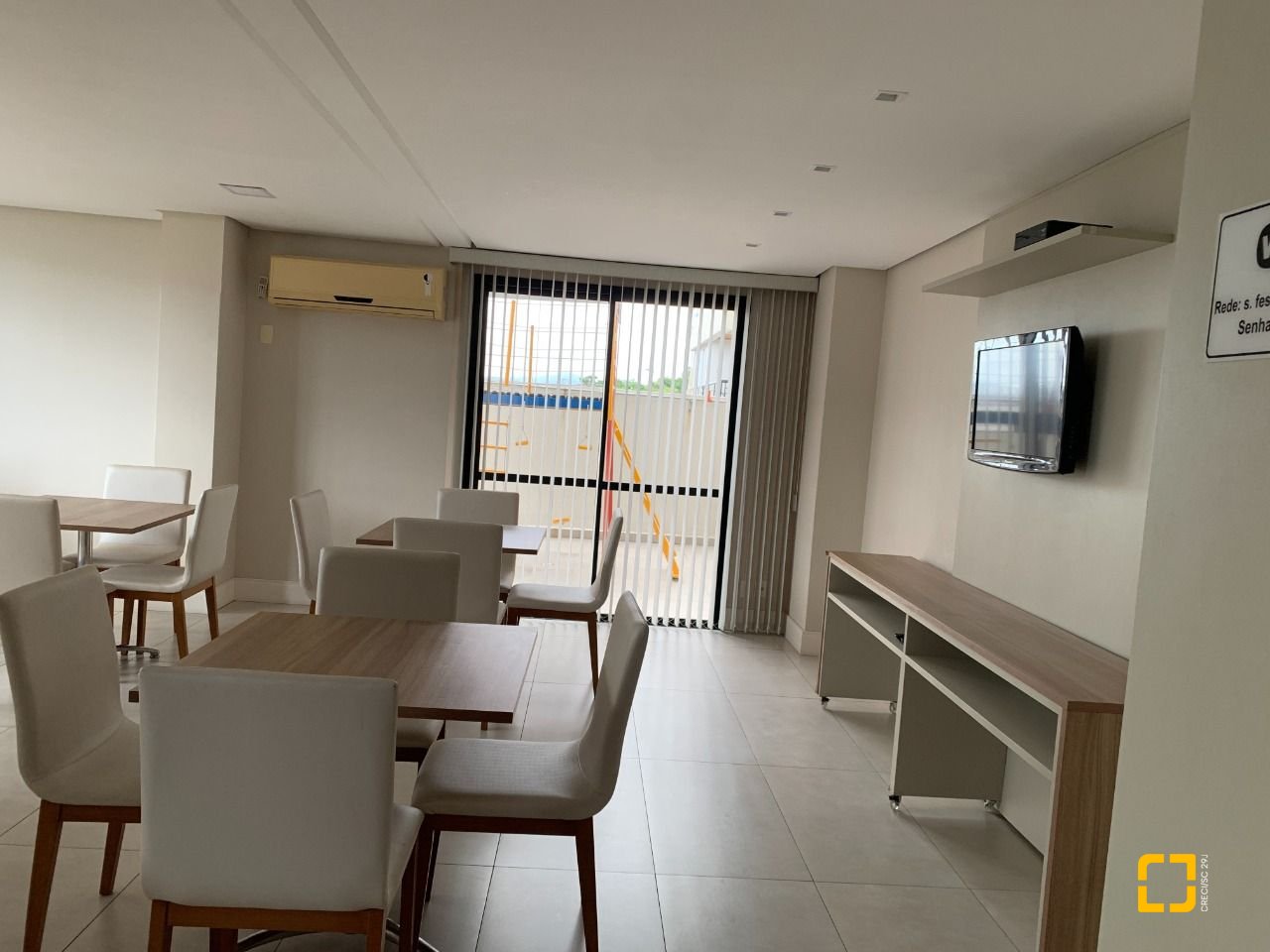Apartamento com 81m², 4 quartos (sendo 1 suíte), 1 garagem, no bairro Centro em Florianópolis