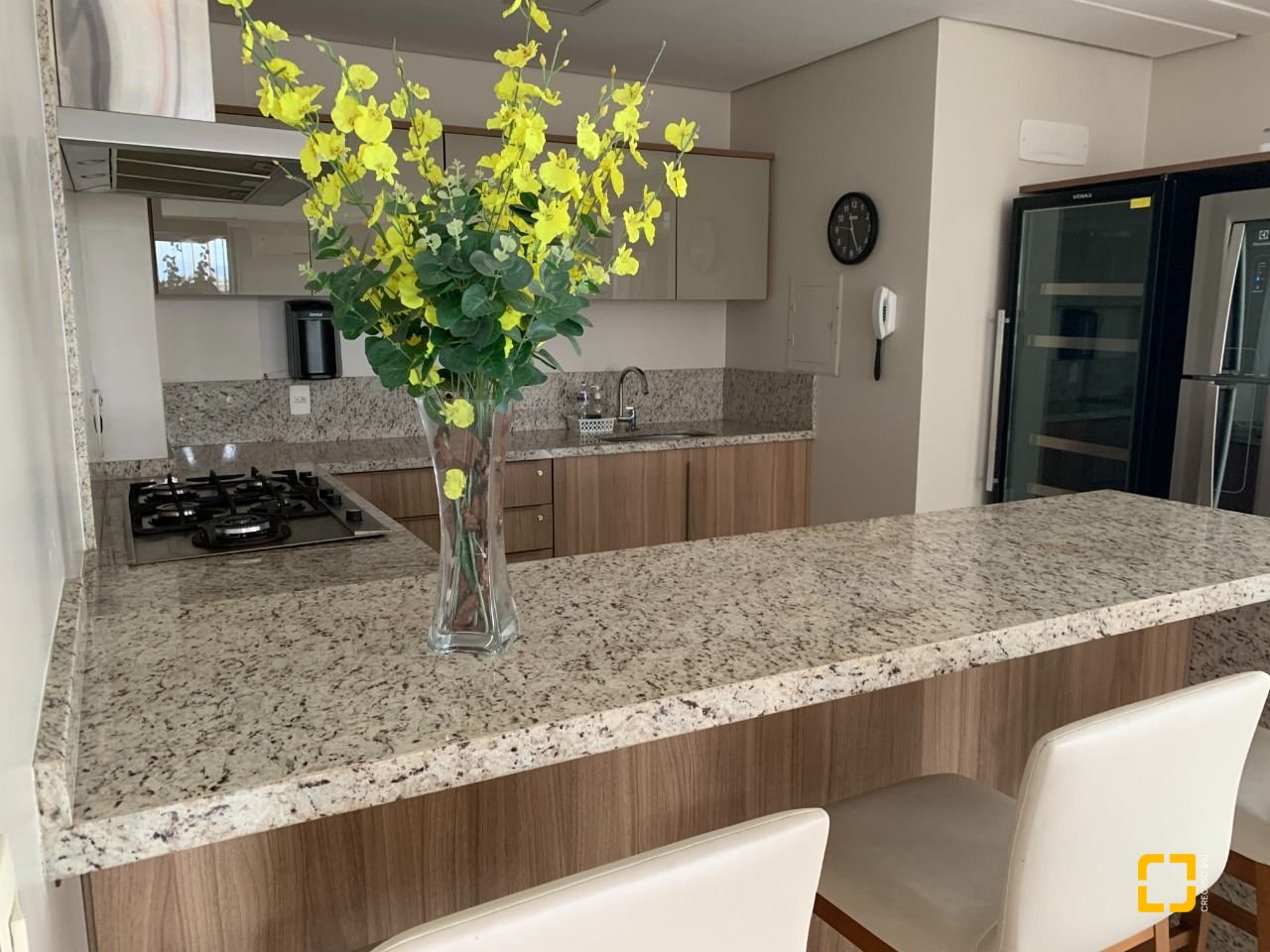 Apartamento com 81m², 4 quartos (sendo 1 suíte), 1 garagem, no bairro Centro em Florianópolis