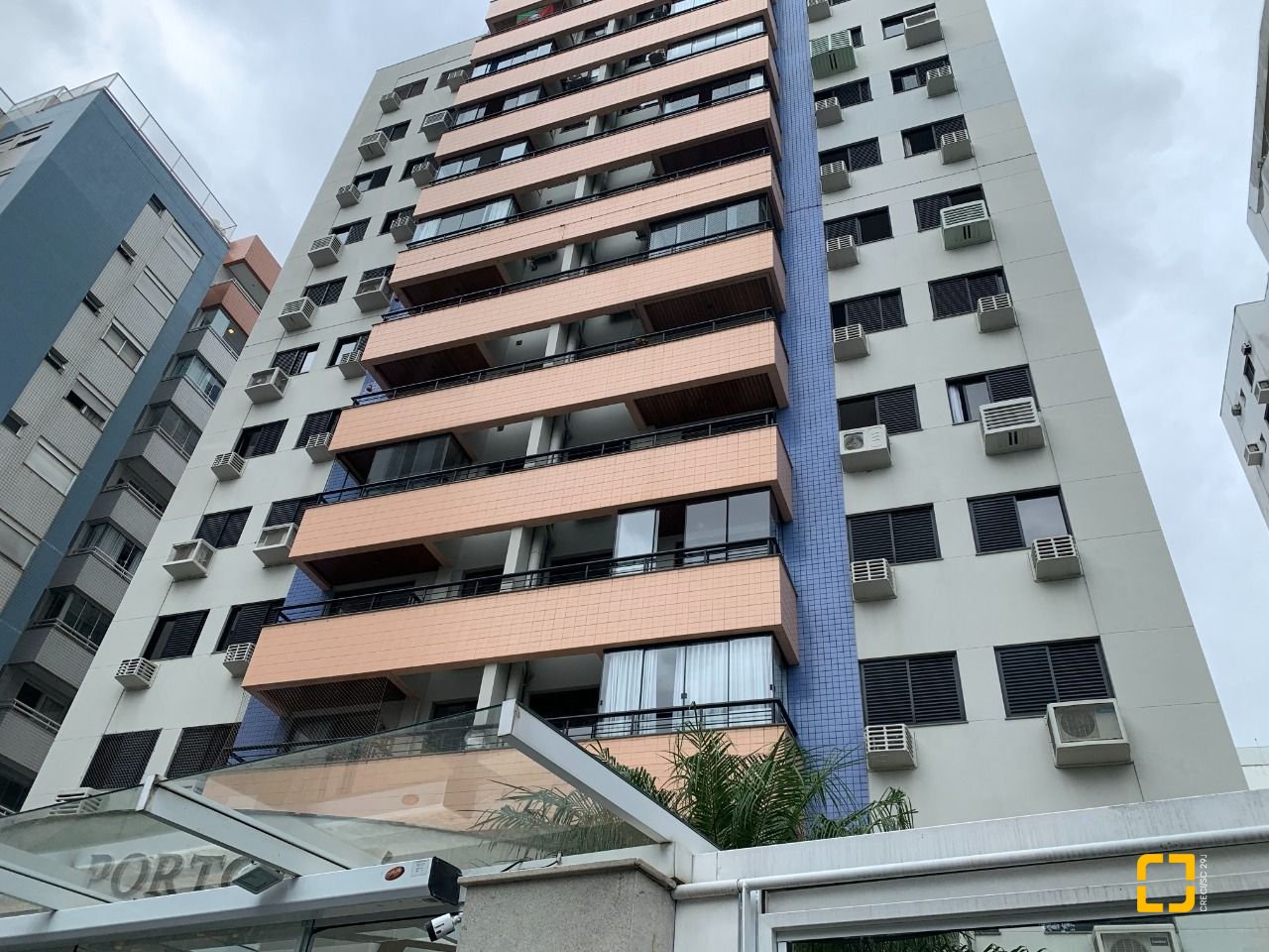 Apartamento com 81m², 4 quartos (sendo 1 suíte), 1 garagem, no bairro Centro em Florianópolis
