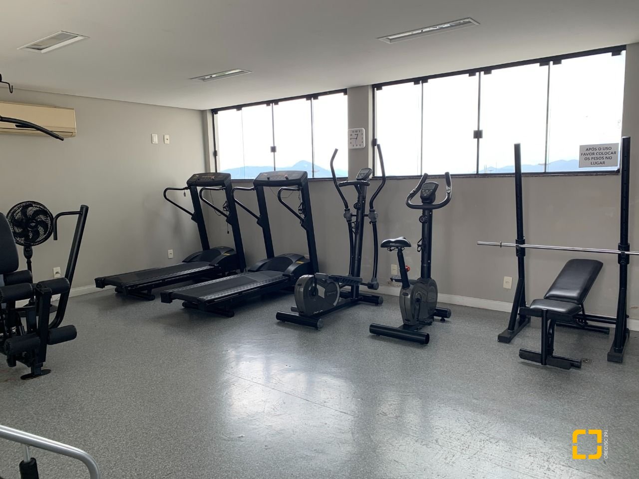 Apartamento com 81m², 4 quartos (sendo 1 suíte), 1 garagem, no bairro Centro em Florianópolis
