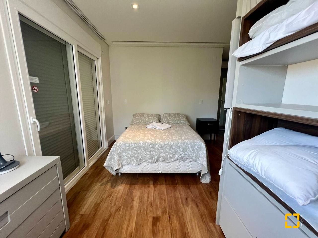 Casa com 385m², 5 quartos (sendo 5 suítes), 2 garagens, no bairro Jurerê Internacional em Florianópolis