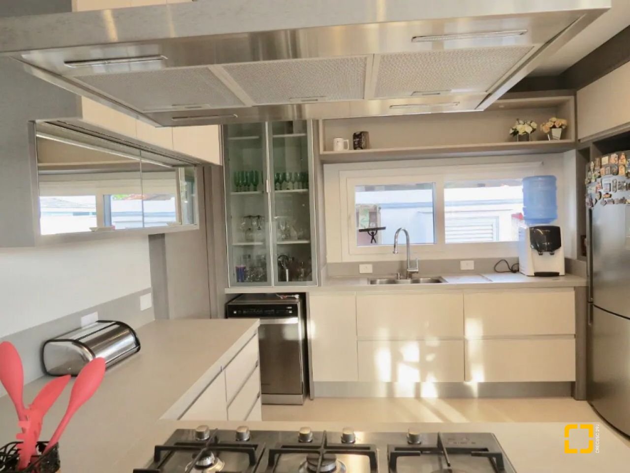 Casa com 385m², 5 quartos (sendo 5 suítes), 2 garagens, no bairro Jurerê Internacional em Florianópolis