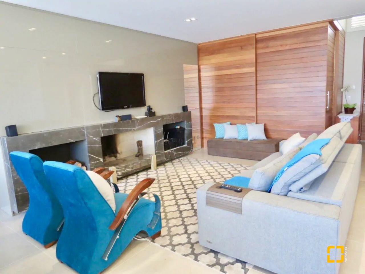 Casa com 385m², 5 quartos (sendo 5 suítes), 2 garagens, no bairro Jurerê Internacional em Florianópolis