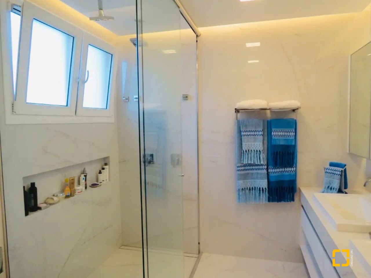 Casa com 385m², 5 quartos (sendo 5 suítes), 2 garagens, no bairro Jurerê Internacional em Florianópolis