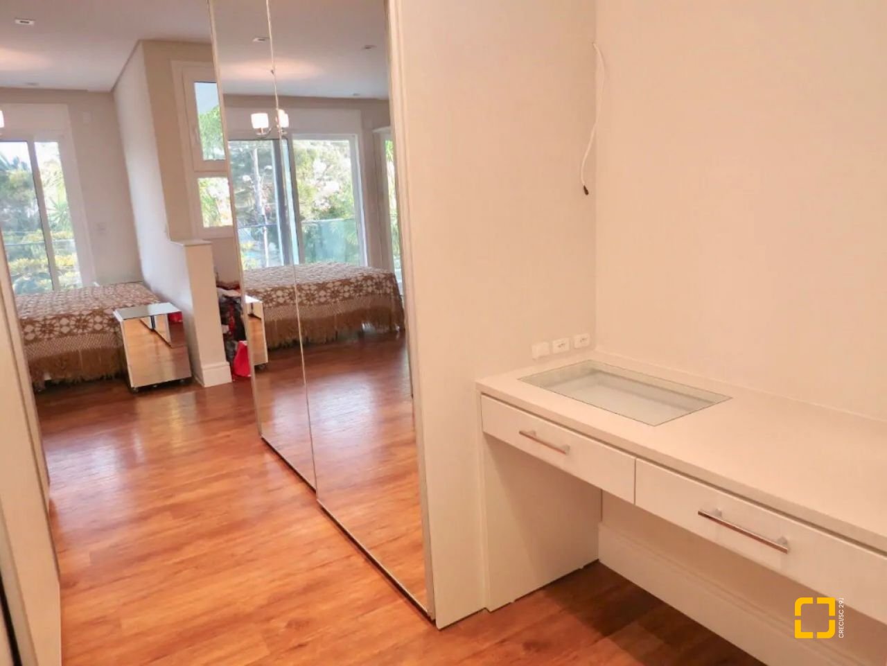 Casa com 385m², 5 quartos (sendo 5 suítes), 2 garagens, no bairro Jurerê Internacional em Florianópolis